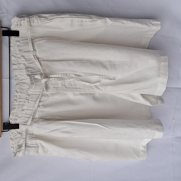 Universal Thread Pants - Universal Thread White Ruffle Waist Shorts Linen Blend XL